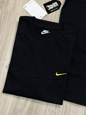 CAMISETA NK SMILE - PRETA