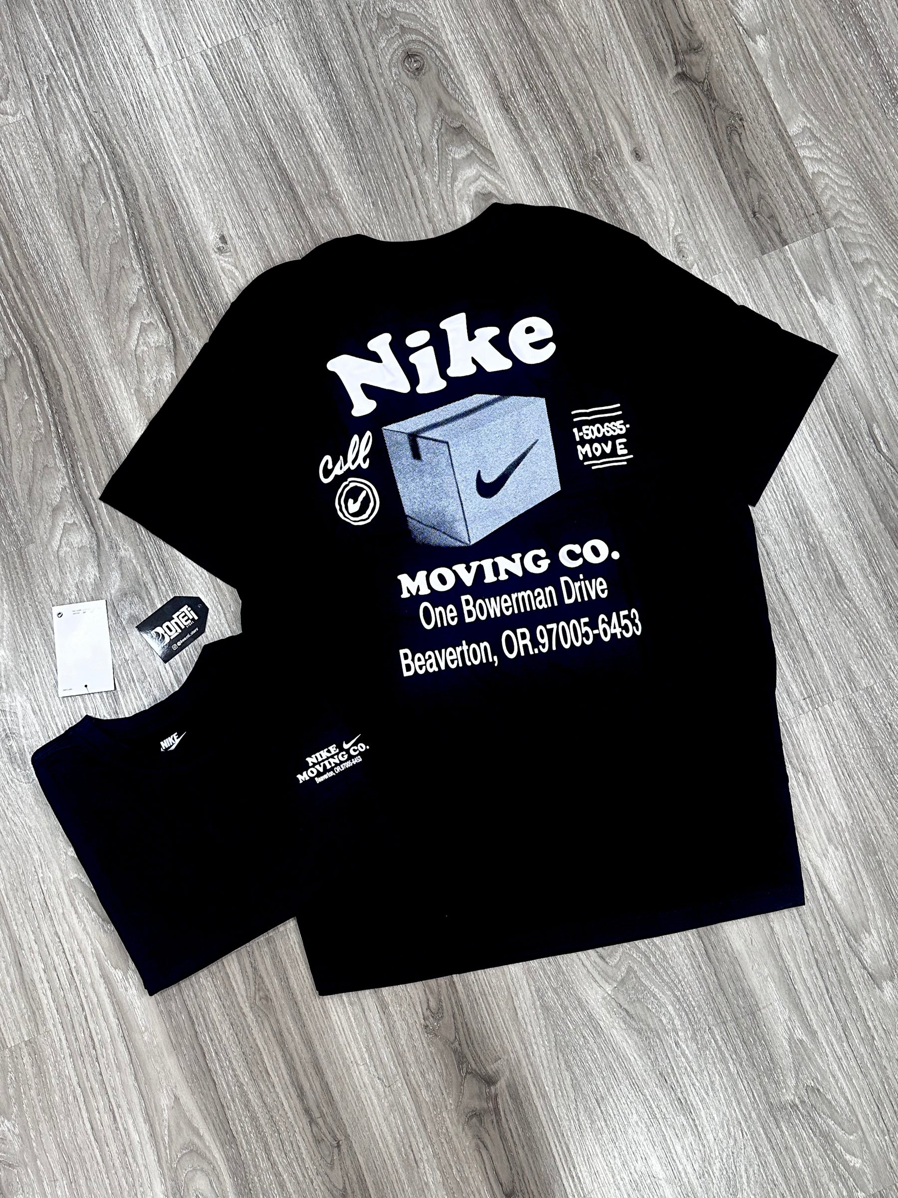 CAMISETA NK MOVING CO - PRETA