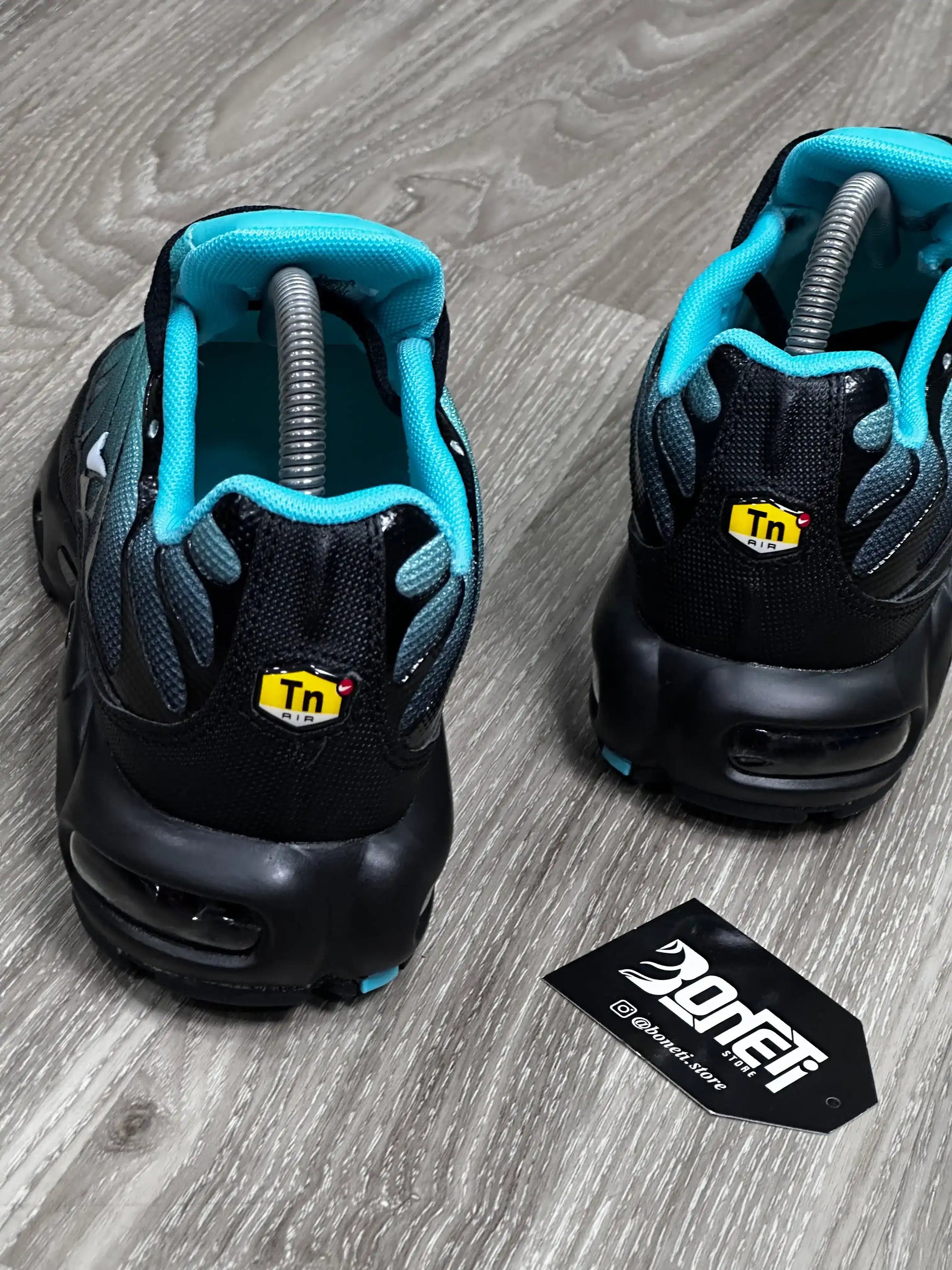 TÊNIS NK AIR MAX PLUS TN - TIFFANY