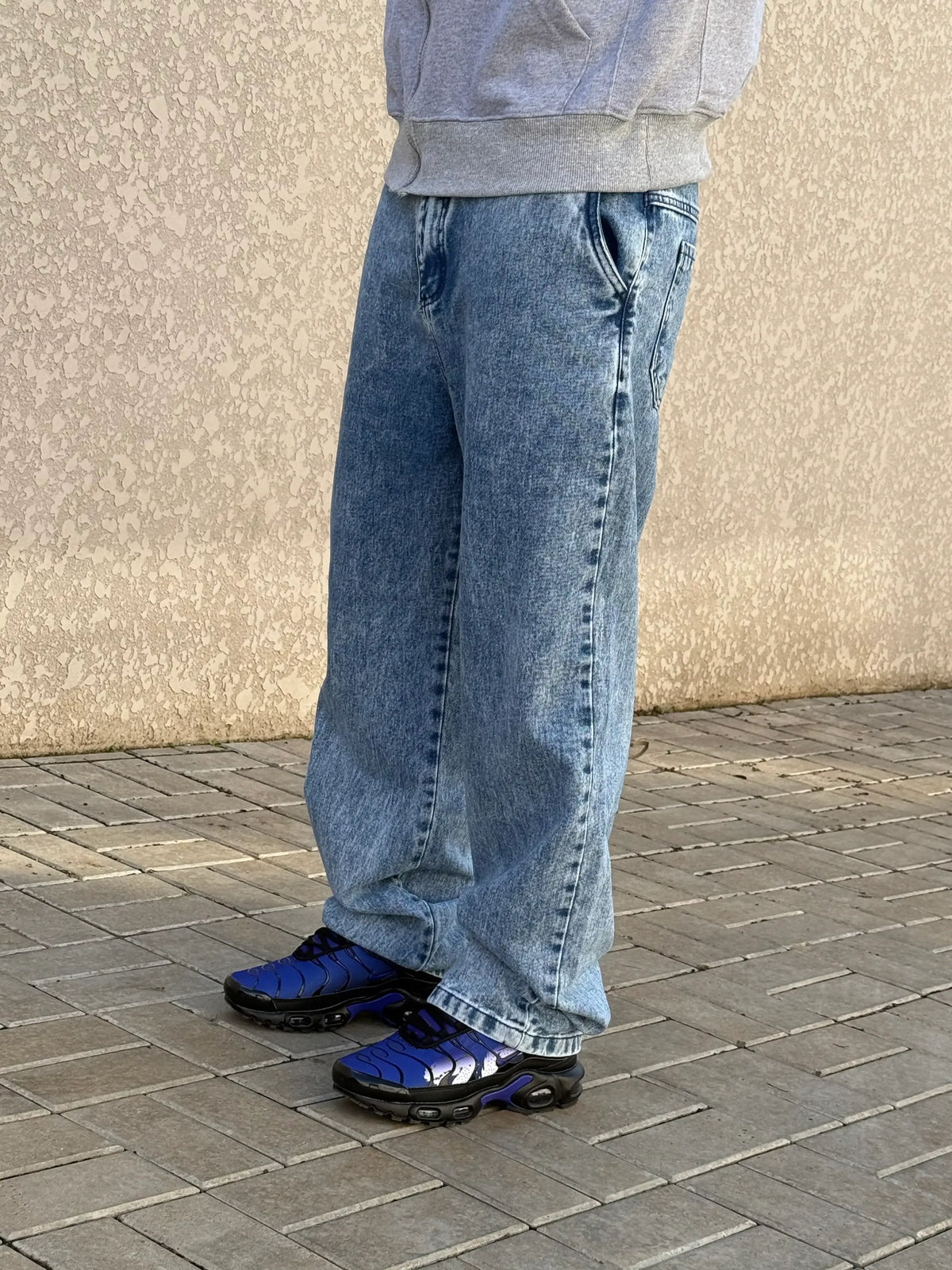 CALÇA JEANS CLARA CORTE RETO LISA