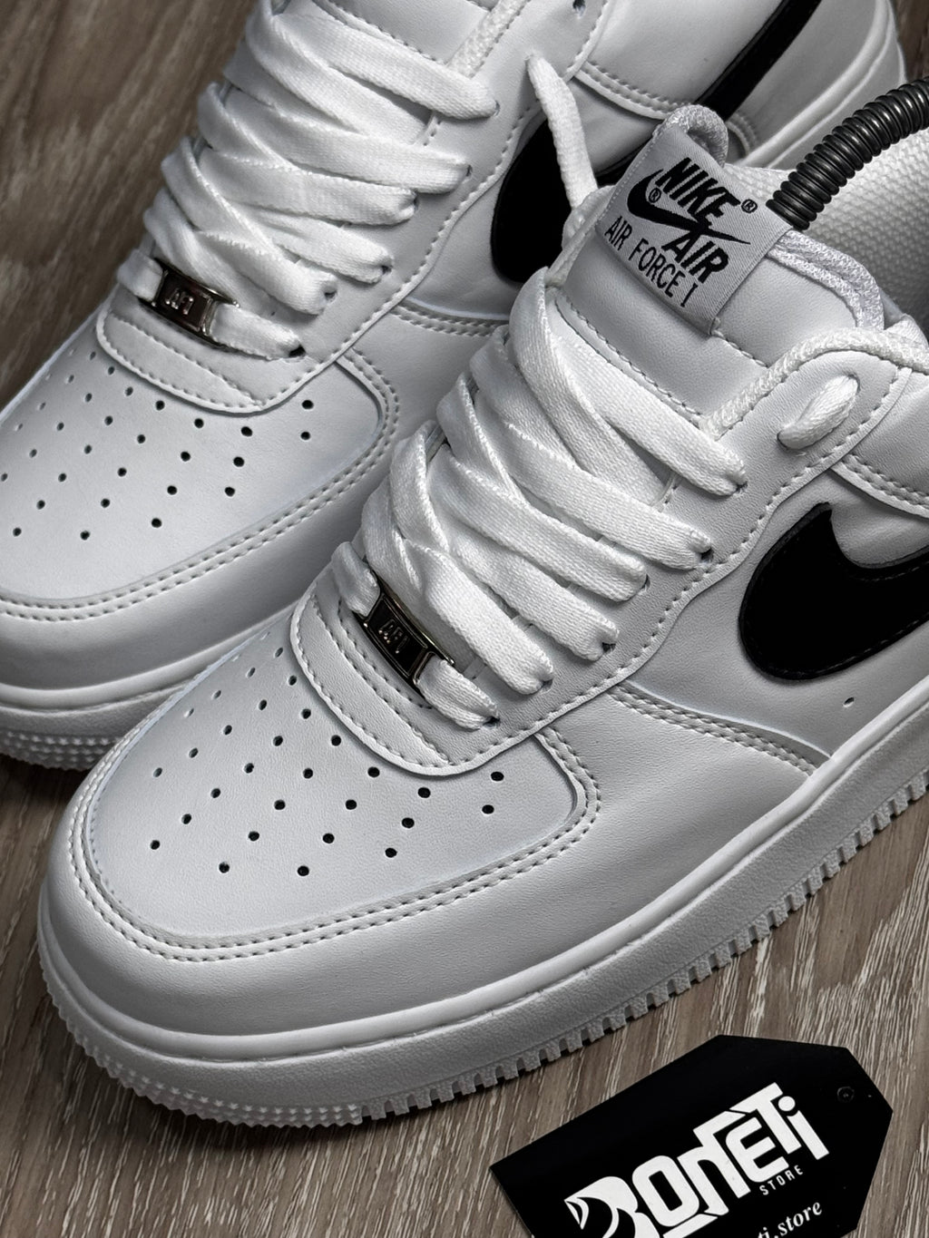 TÊNIS NK AIR FORCE 1 - BRANCO/PRETO