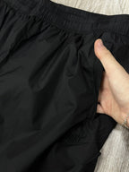 CALÇA NK TACTEL IMPERMEÁVEL BIG SWOOSH - PRETA