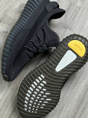 TÊNIS YEEZY BOOST 350 - PRETO