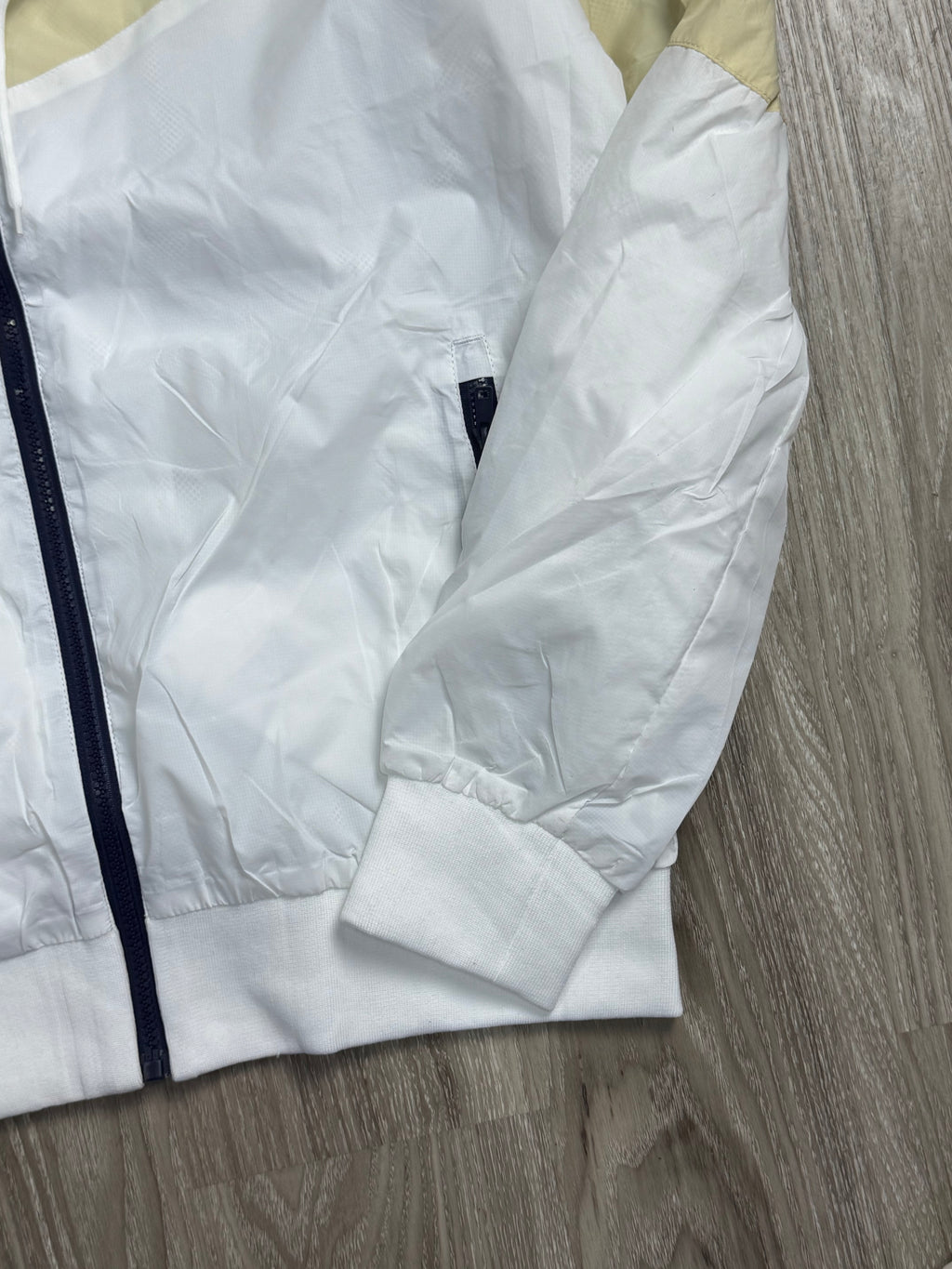 CORTA VENTO NK WINDRUNNER - CREME/AZUL