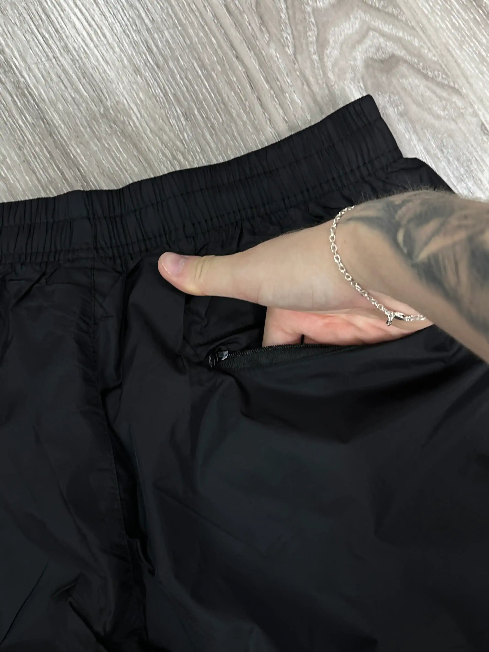 CALÇA NK TACTEL IMPERMEÁVEL BIG SWOOSH - PRETA
