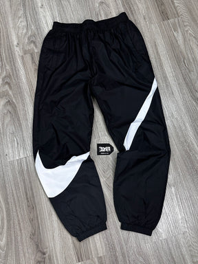 CALÇA TACTEL NK IMPERMEÁVEL BIG SWOOSH - PRETA