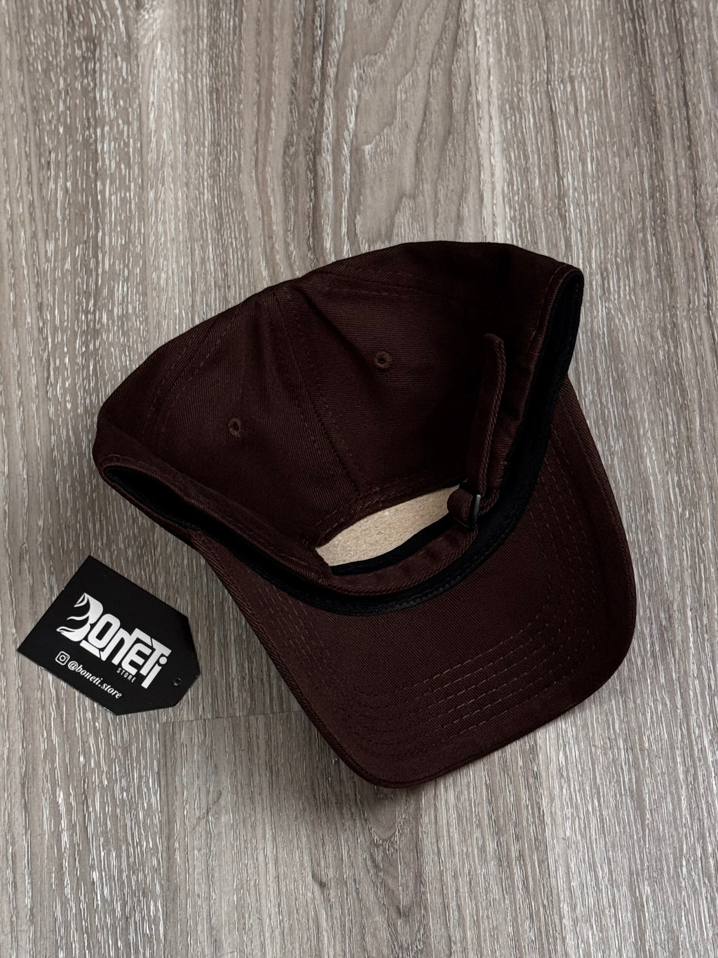 BONÉ AIR JORDAN CLUB SCRIPT - MARROM