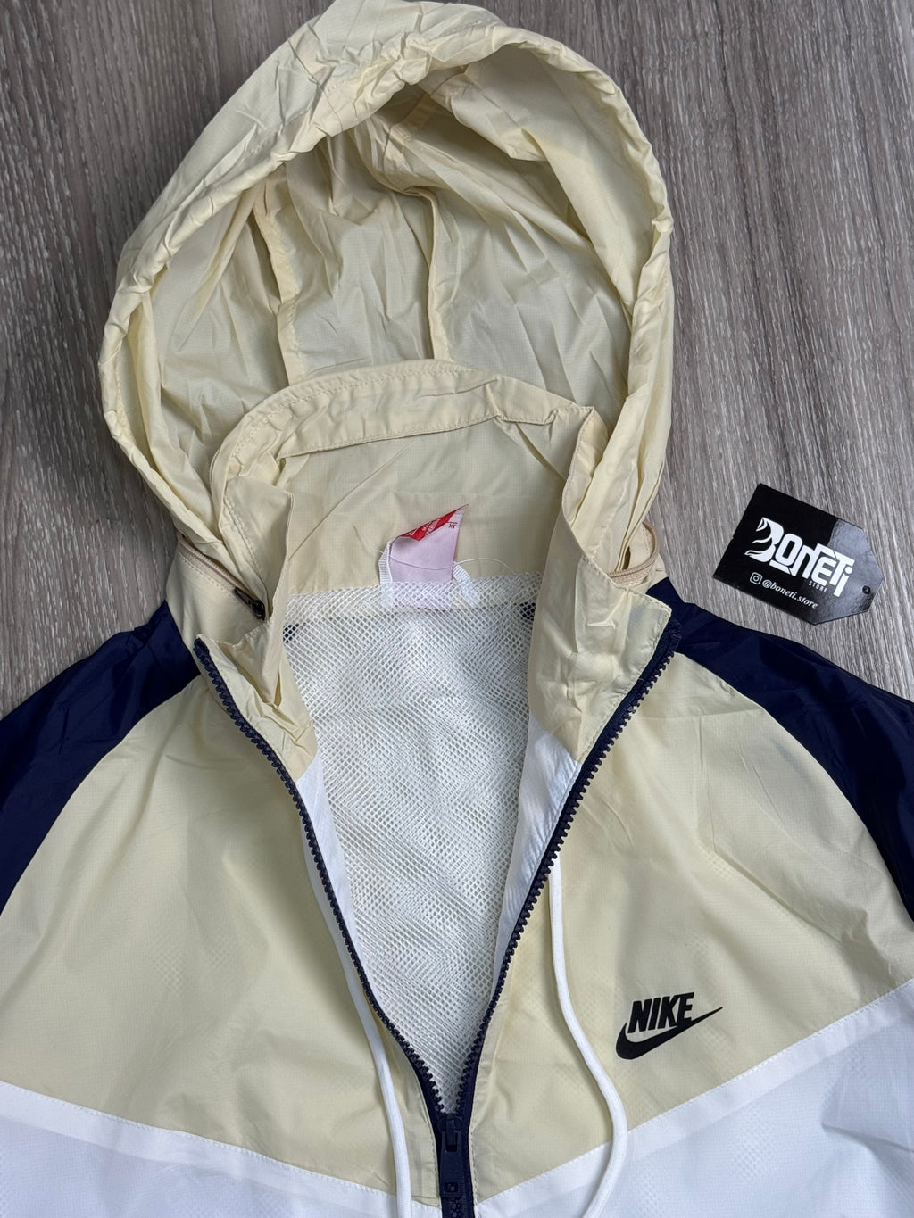CORTA VENTO NK WINDRUNNER - CREME/AZUL