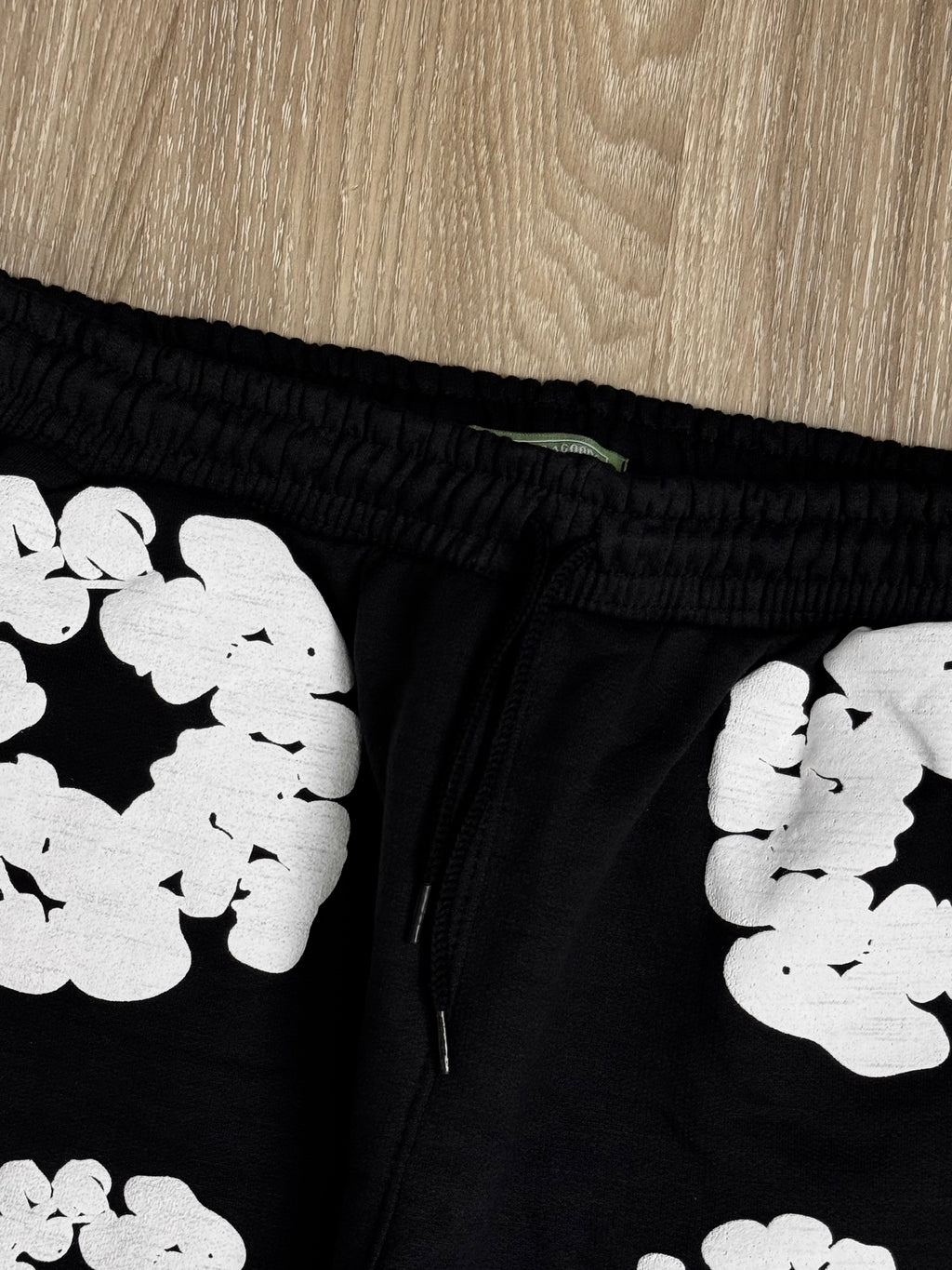 SHORTS MOLETOM DENIM TEARS - PRETO