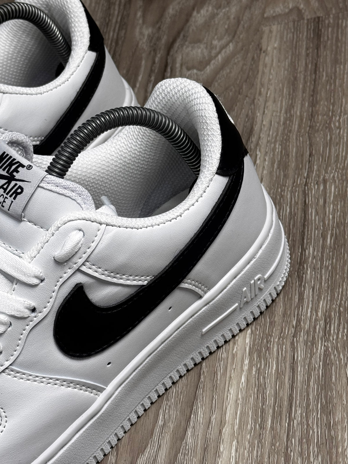 TÊNIS NK AIR FORCE 1 - BRANCO/PRETO