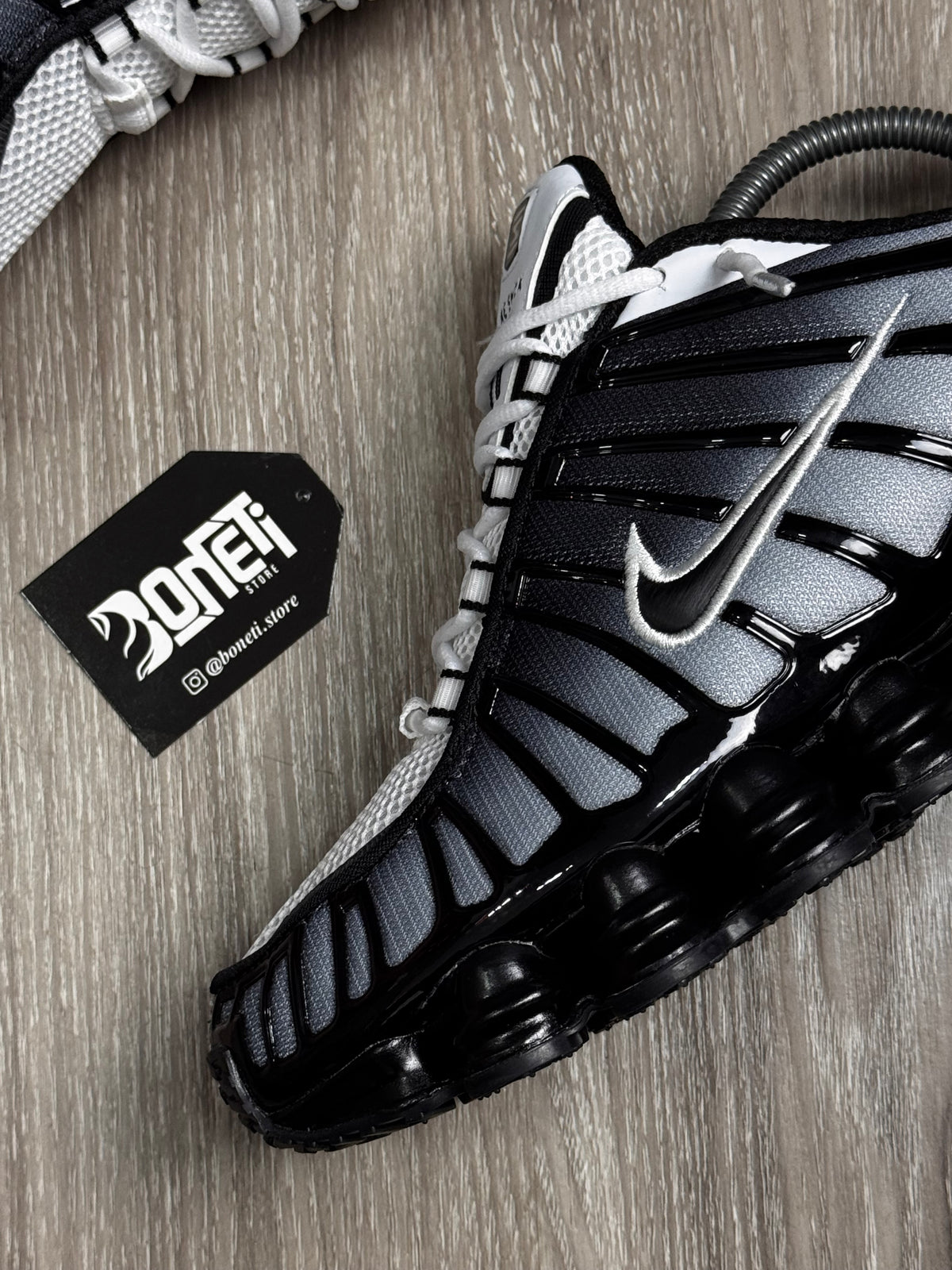 TÊNIS NK SHOX TL 12 MOLAS - BLACK PURE PLATINUM WHITE