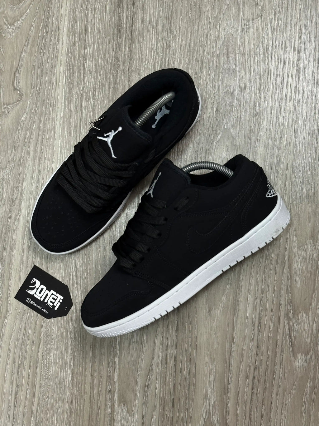 TÊNIS NK JORDAN 1 - PRETO NOBUCK