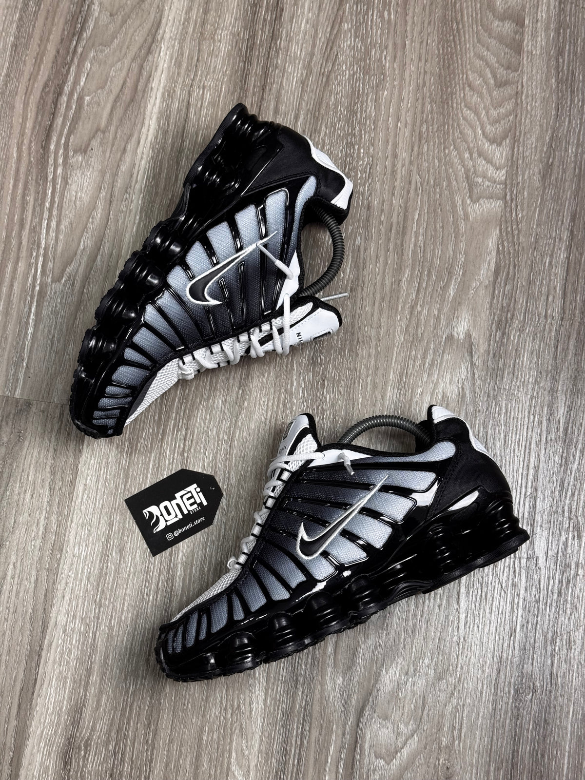 TÊNIS NK SHOX TL 12 MOLAS - BLACK PURE PLATINUM WHITE