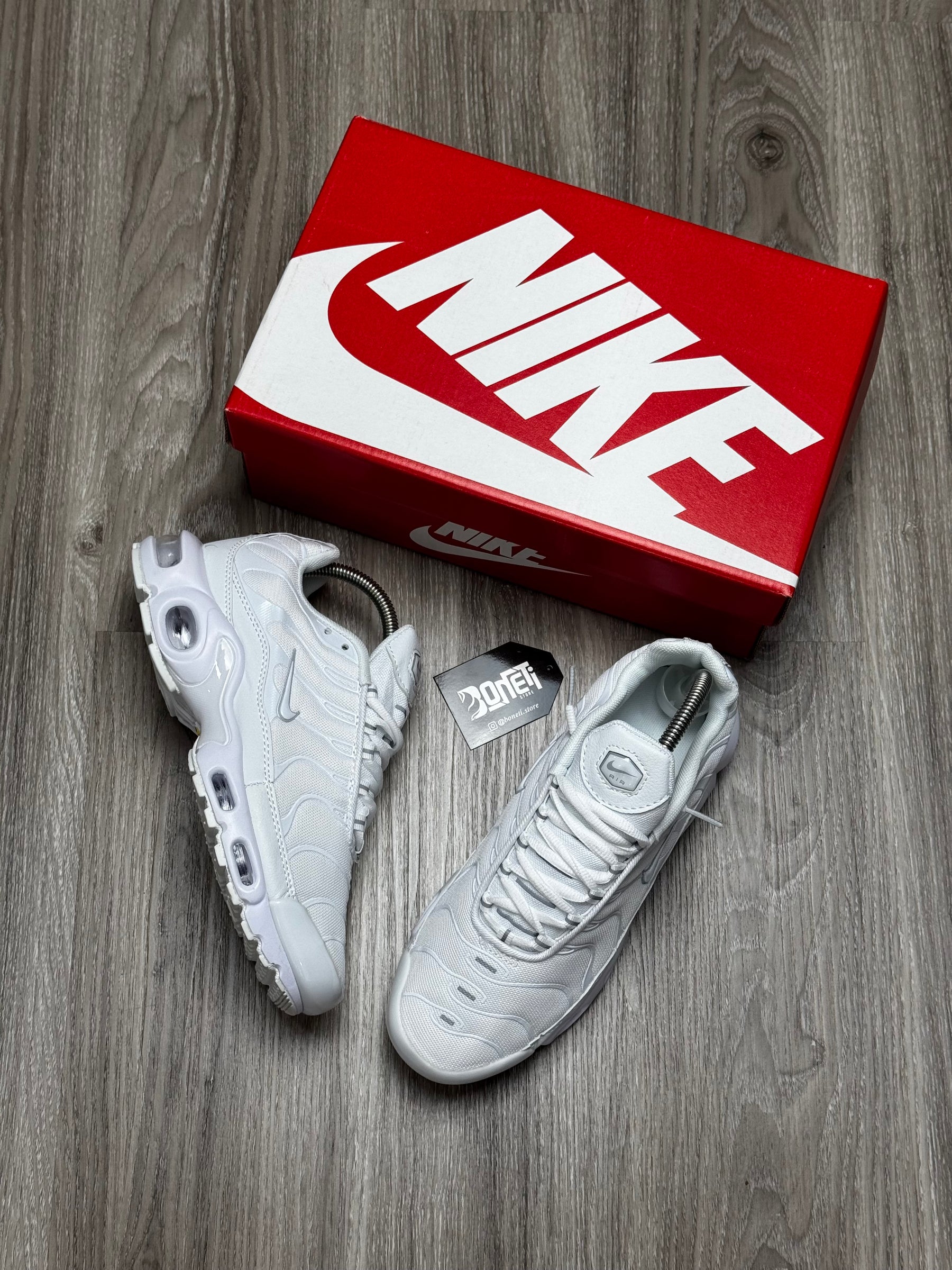 TÊNIS NK AIR MAX PLUS TN - BRANCO