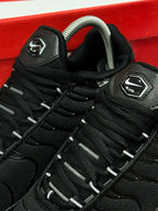 TÊNIS NK AIR MAX PLUS TN - PRETO/BRANCO