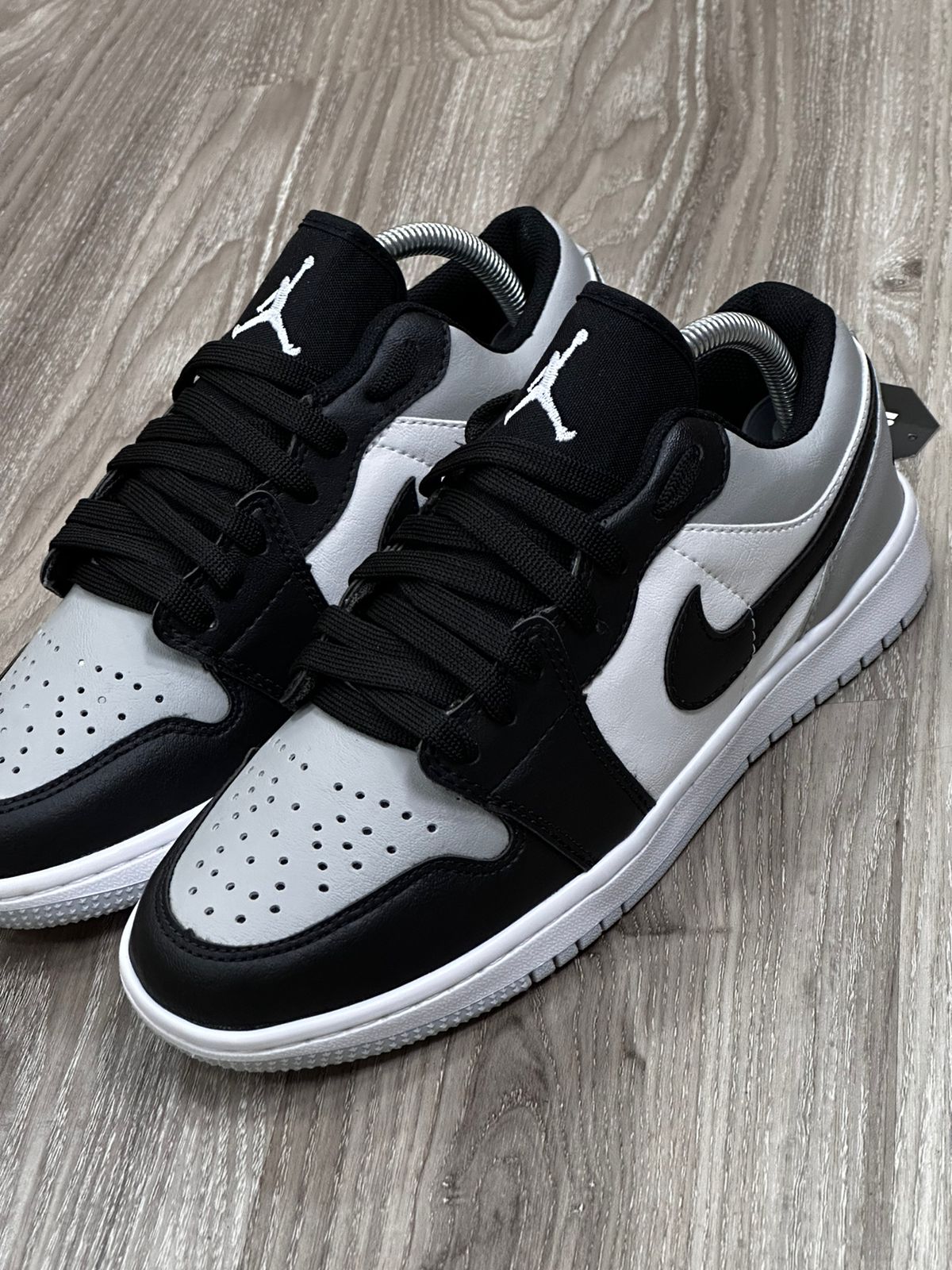 TÊNIS NK JORDAN 1 - CINZA/BRANCO