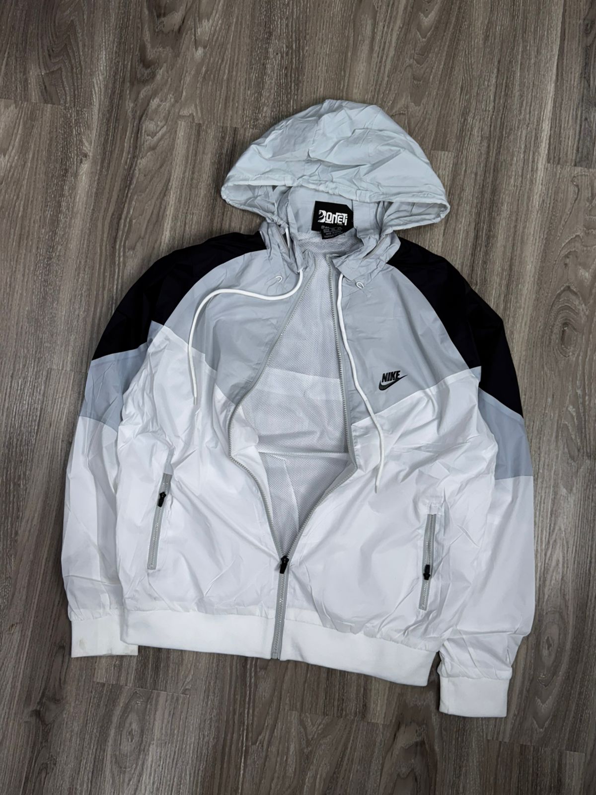 CORTA VENTO NK WINDRUNNER - BRANCO/CINZA
