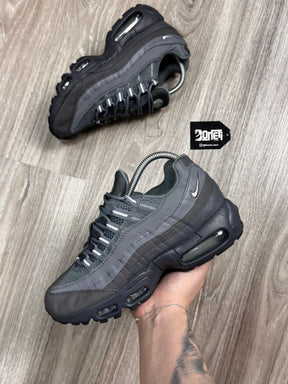 TÊNIS NK AIR MAX 95 - GREY
