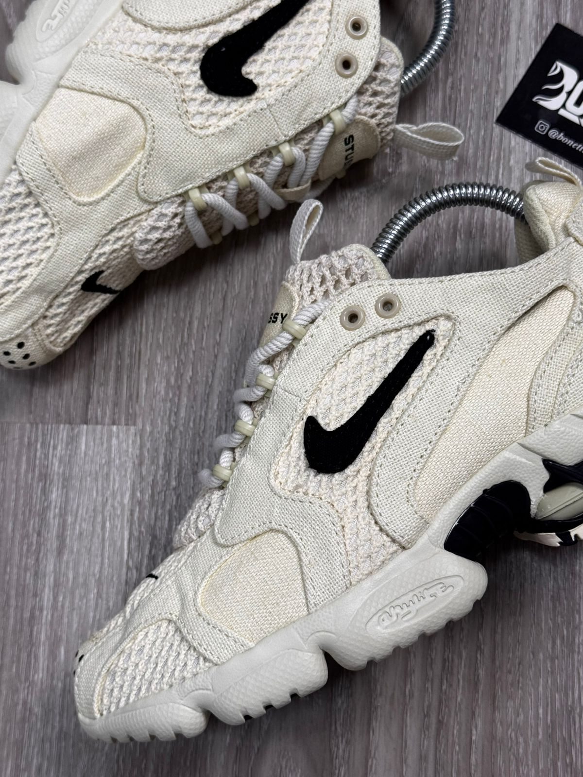 TÊNIS NK X STUSSY AIR ZOOM SPIRIDON CAGE 2 - FOSSIL