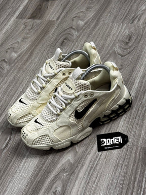 TÊNIS NK X STUSSY AIR ZOOM SPIRIDON CAGE 2 - FOSSIL