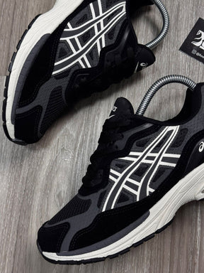 TÊNIS ASICS GEL NYC - PRETO E BRANCO