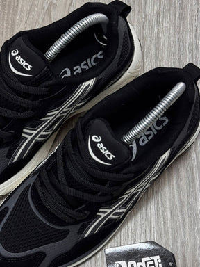 TÊNIS ASICS GEL NYC - PRETO E BRANCO