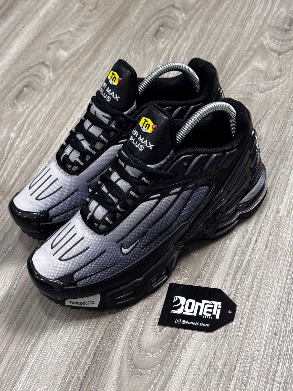 TÊNIS NK AIR MAX PLUS TN 3 - WOLF GREY – Boneti Store | Oficial