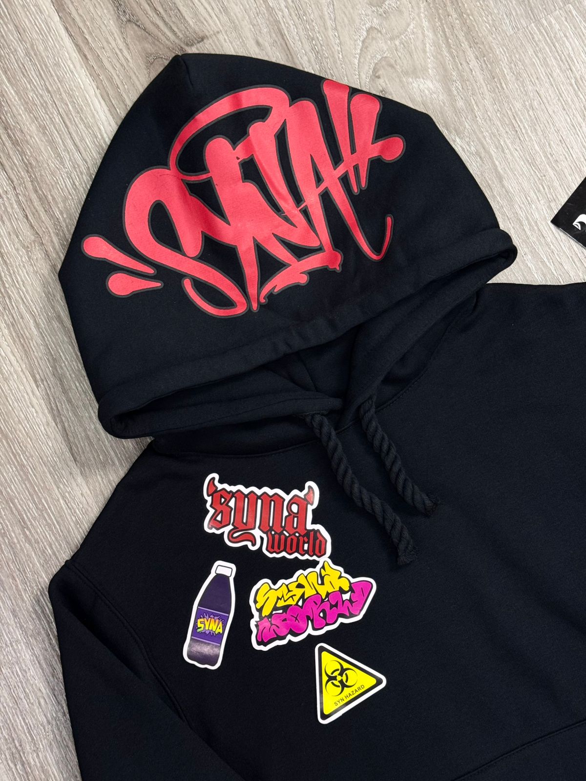 CONJUNTO SYNA WORLD WINTER MOLETOM - BLACK RED