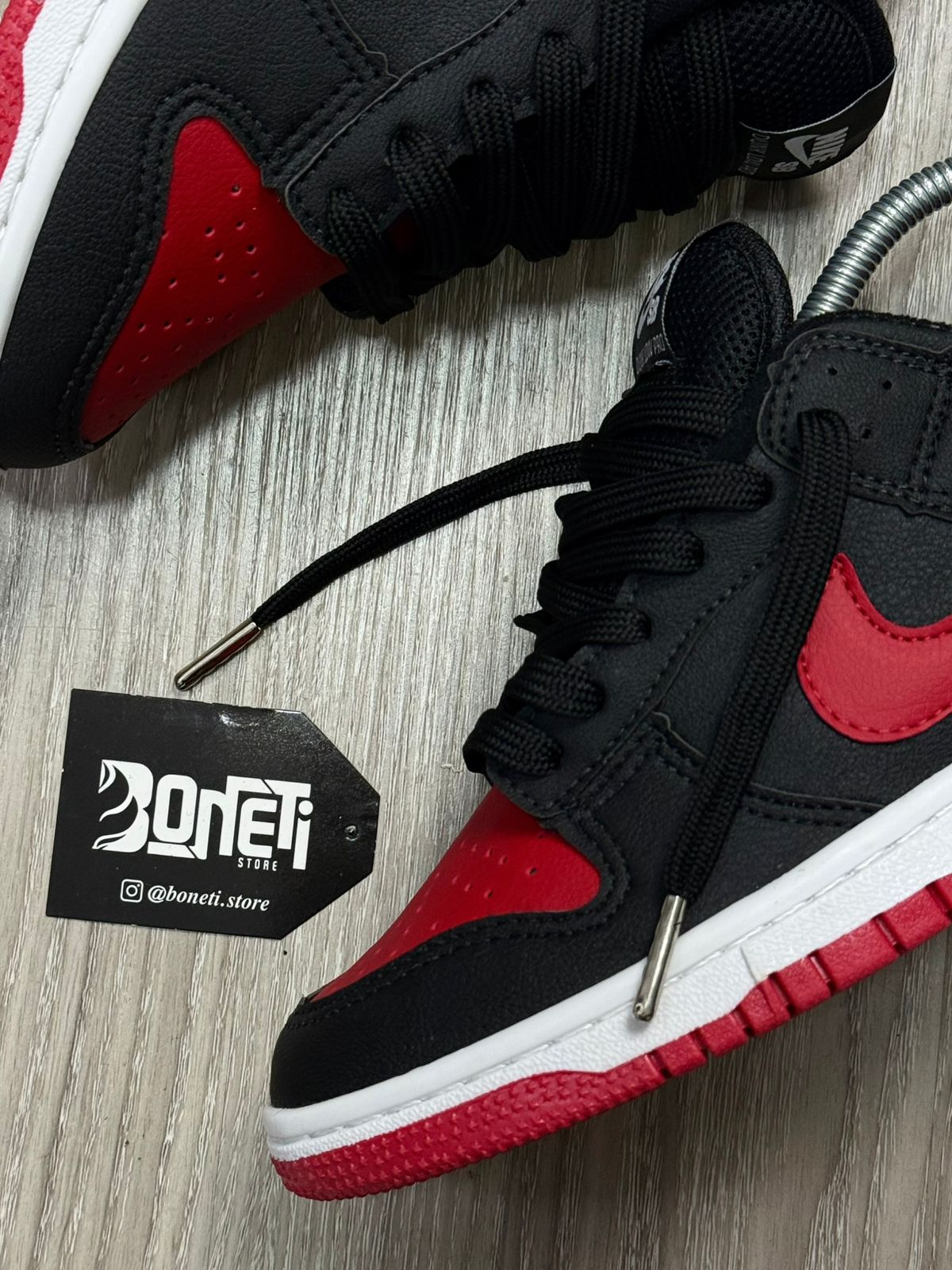 TÊNIS NK DUNK - PRETO E VERMELHO