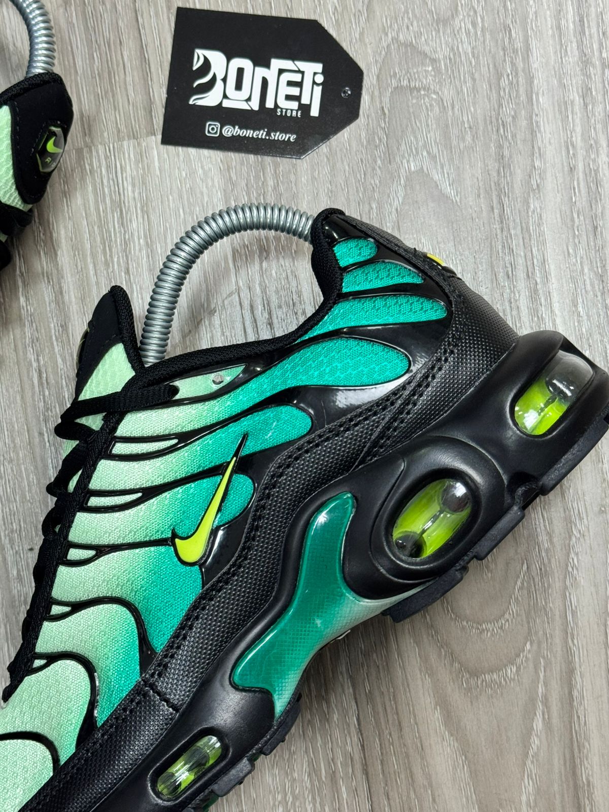 TÊNIS NK AIR MAX PLUS TN - VAPOR GREEN