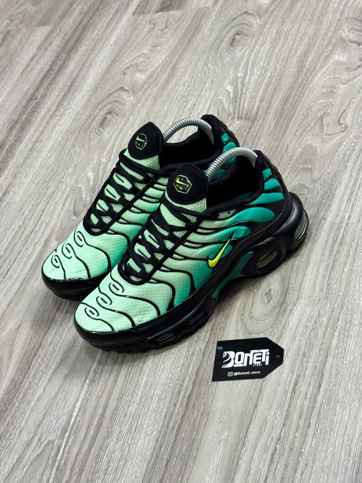 TÊNIS NK AIR MAX PLUS TN - VAPOR GREEN