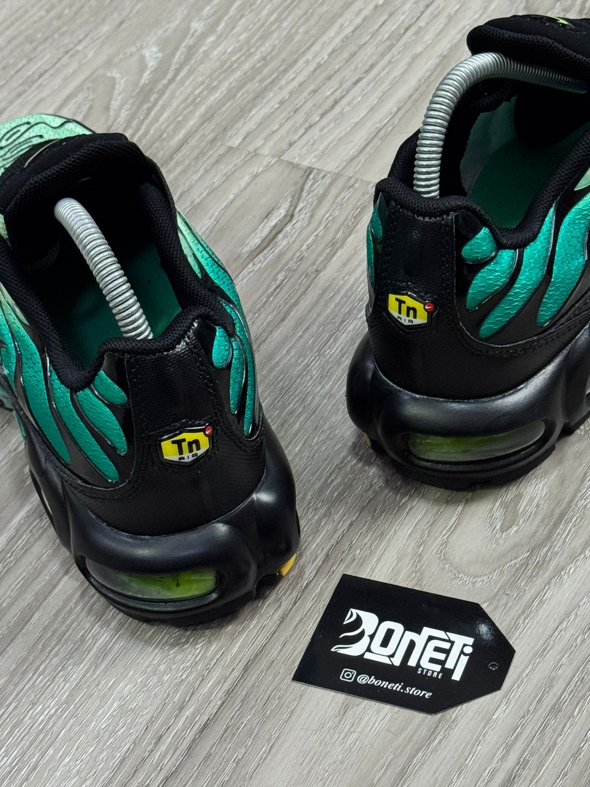 TÊNIS NK AIR MAX PLUS TN - VAPOR GREEN