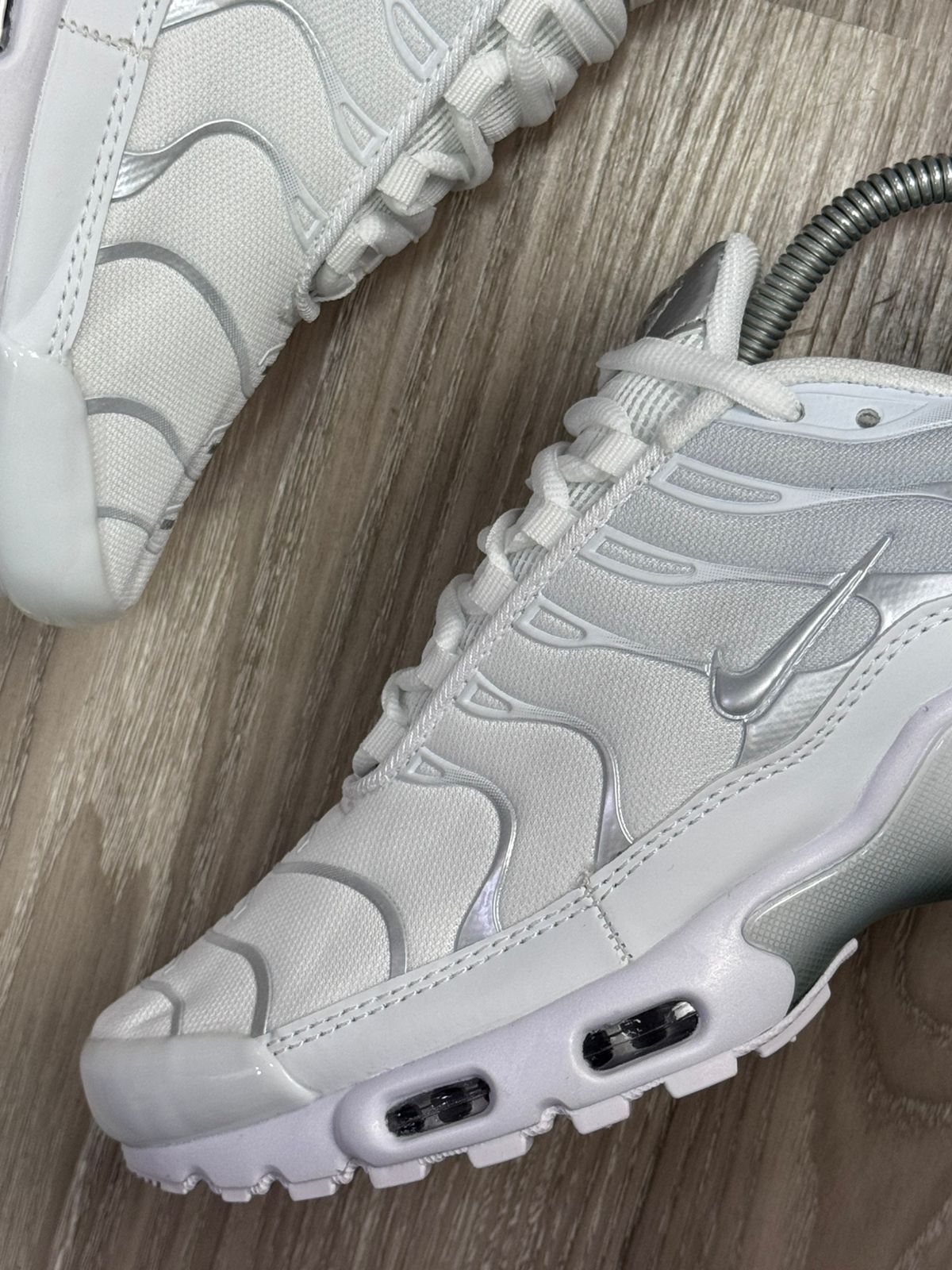 TÊNIS NK AIR MAX PLUS TN - PURE PLATINUM