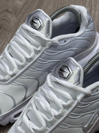 TÊNIS NK AIR MAX PLUS TN - PURE PLATINUM