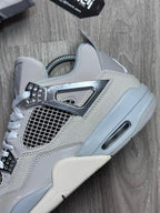 TÊNIS NK JORDAN 4 - FROZEN MOMENTS