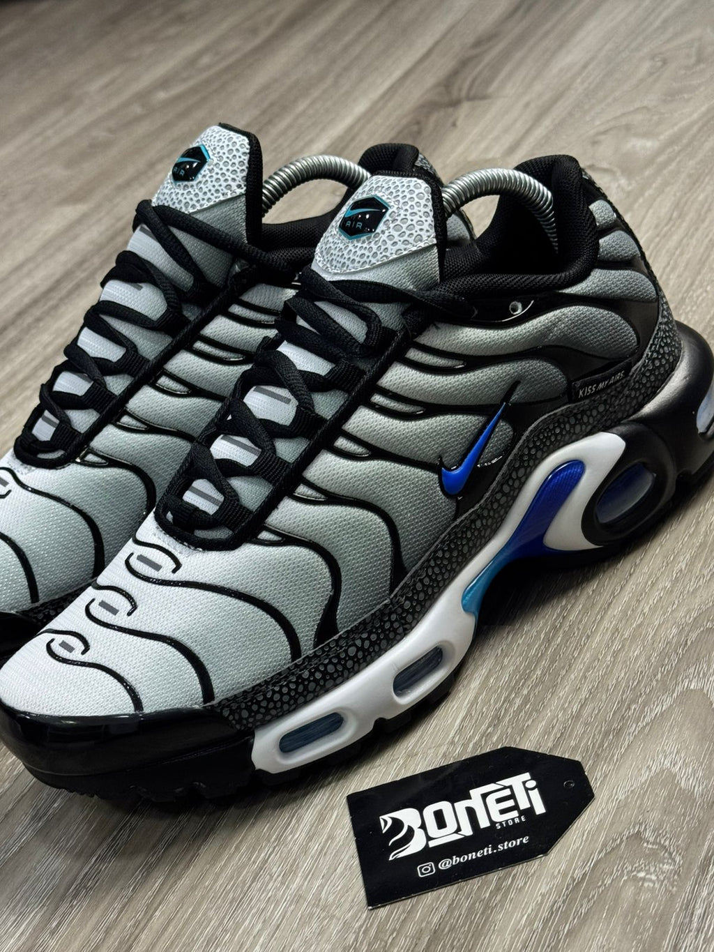 TÊNIS NK AIR MAX PLUS TN - KISS MY AIRS