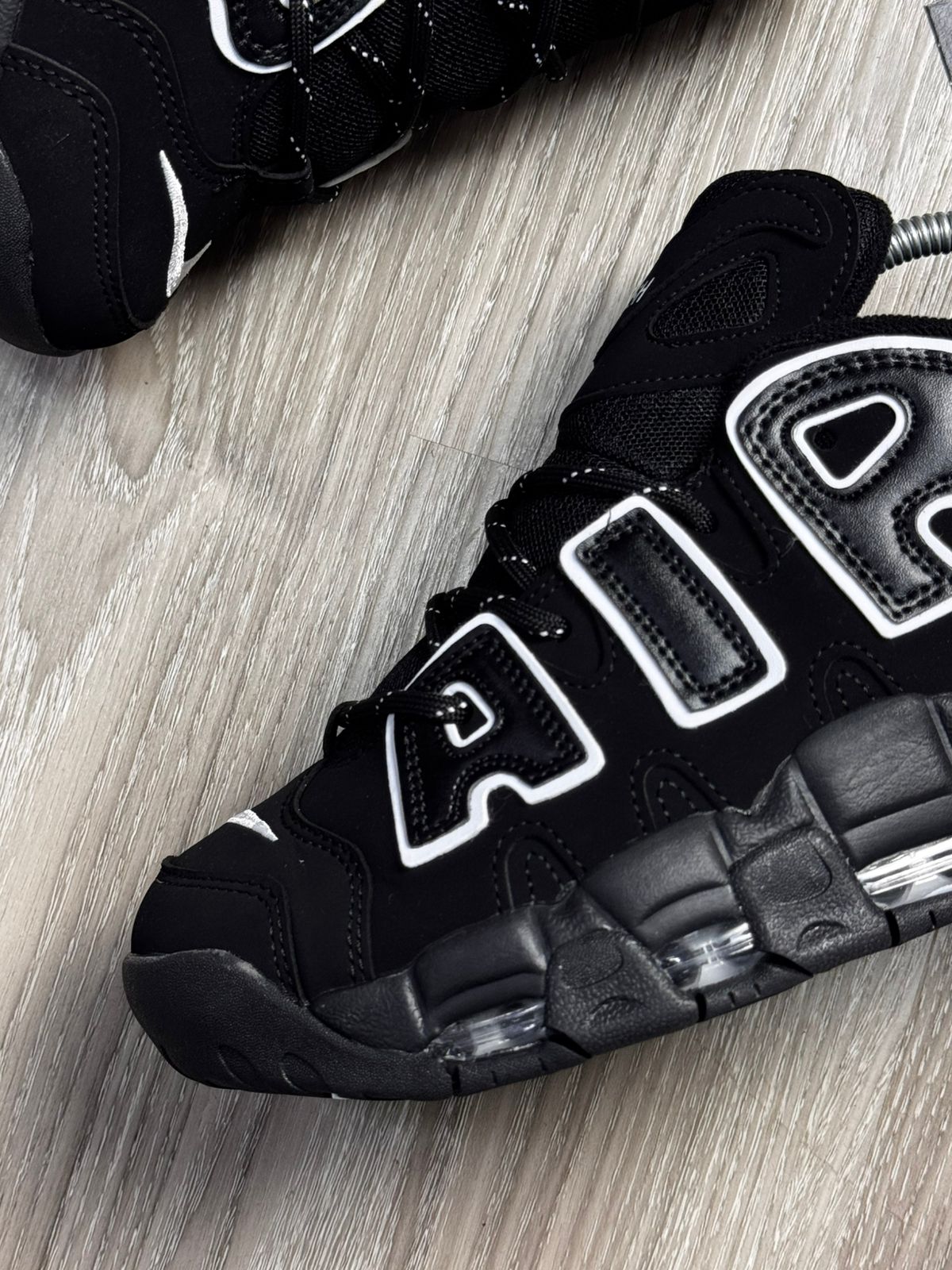 TÊNIS NK AIR MORE UPTEMPO LOW - BLACK WHITE