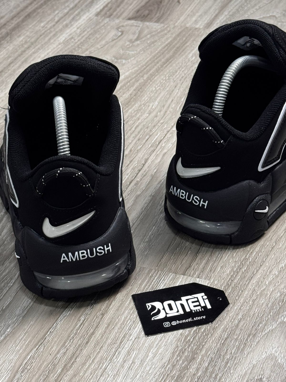 TÊNIS NK AIR MORE UPTEMPO LOW - BLACK WHITE