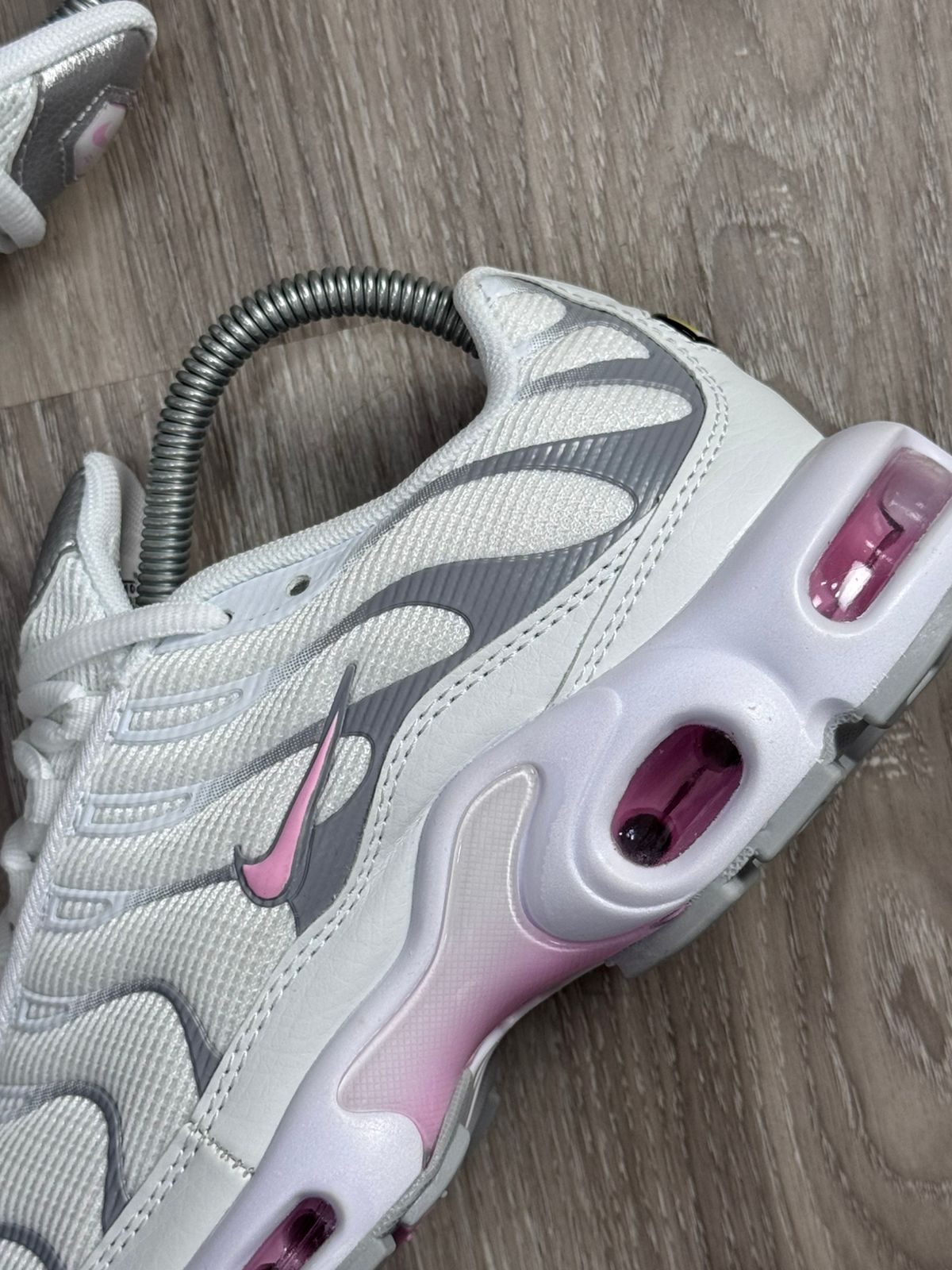 TÊNIS NK AIR MAX PLUS TN - PINK RISE