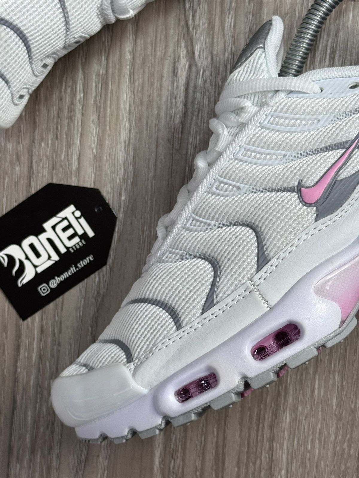 TÊNIS NK AIR MAX PLUS TN - PINK RISE
