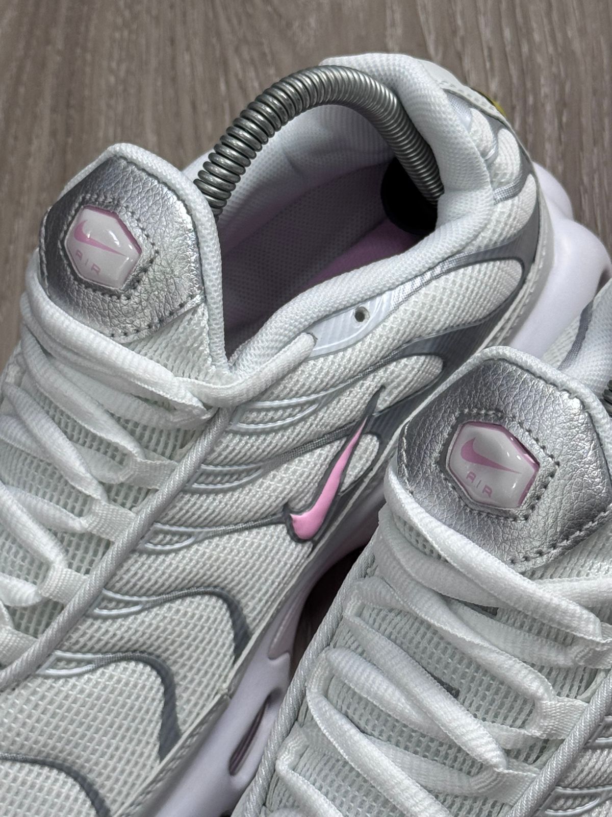 TÊNIS NK AIR MAX PLUS TN - PINK RISE