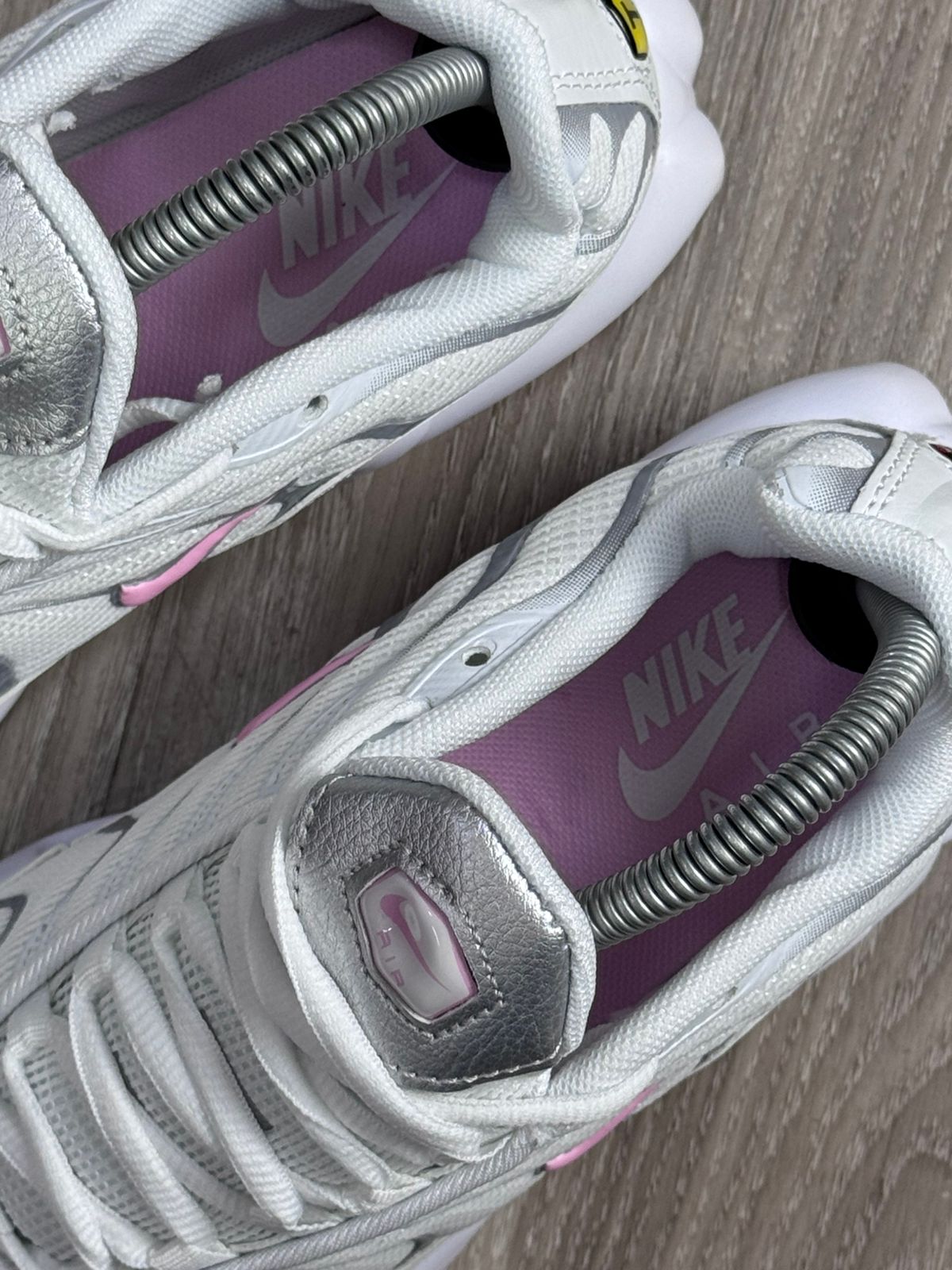 TÊNIS NK AIR MAX PLUS TN - PINK RISE