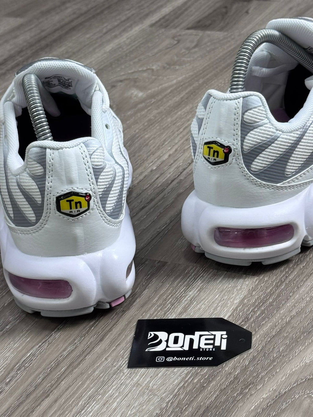 TÊNIS NK AIR MAX PLUS TN - PINK RISE
