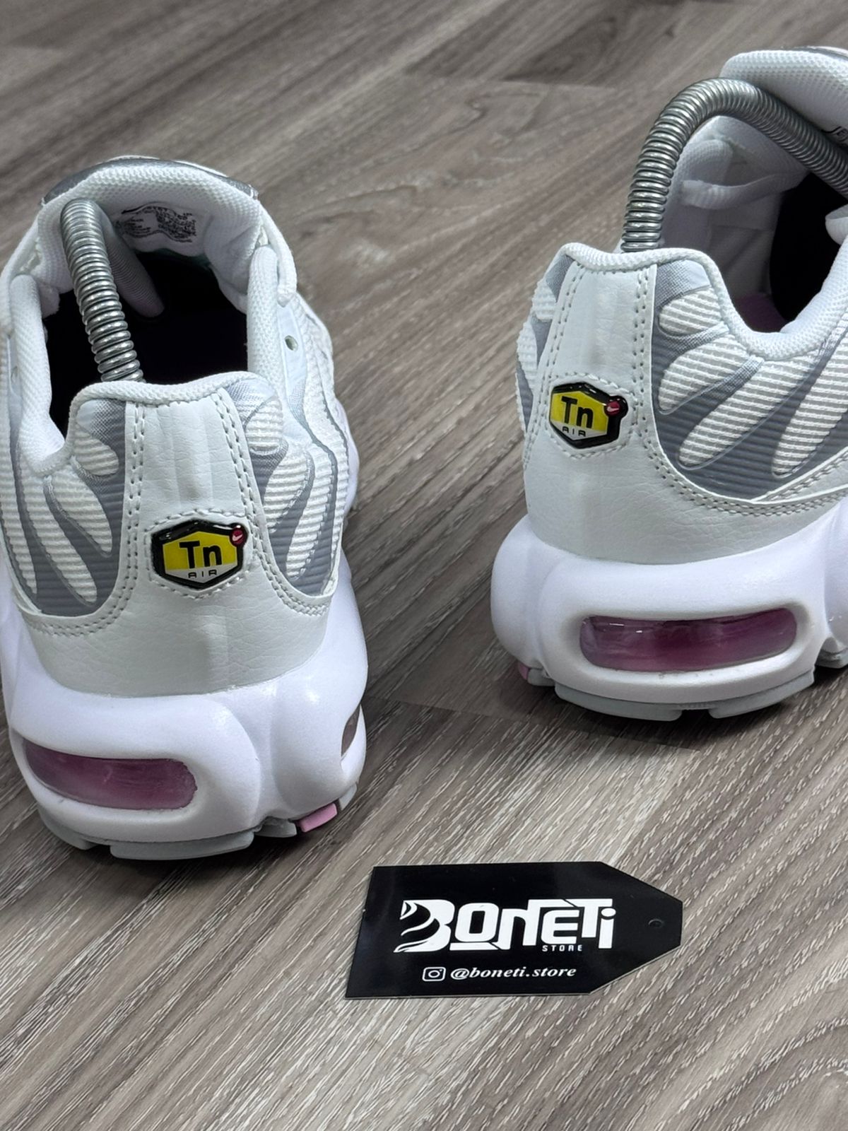 TÊNIS NK AIR MAX PLUS TN - PINK RISE