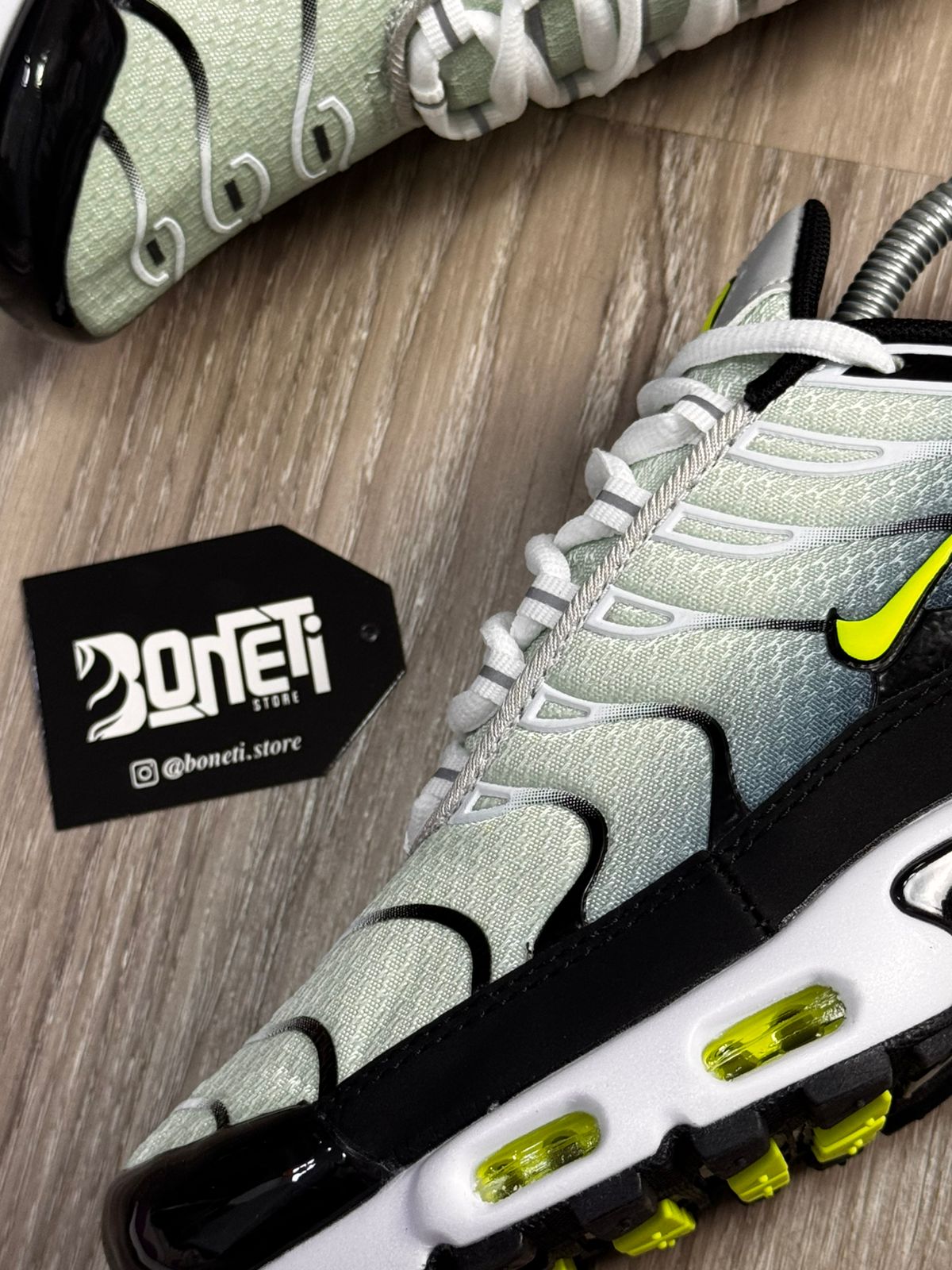 TÊNIS NK AIR MAX PLUS TN - BRIGHT CACTUS