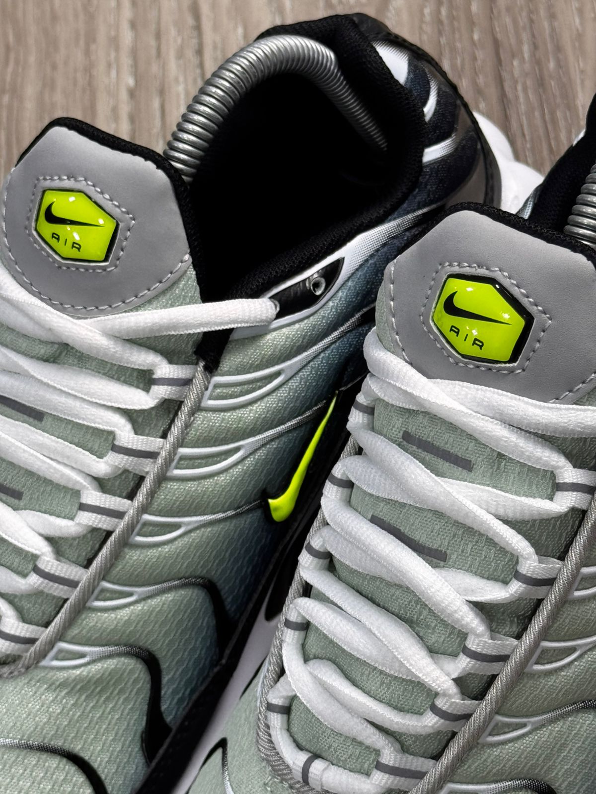 TÊNIS NK AIR MAX PLUS TN - BRIGHT CACTUS
