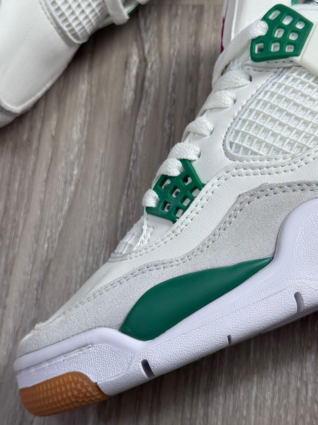 TÊNIS NK JORDAN 4 - PINE GREEN