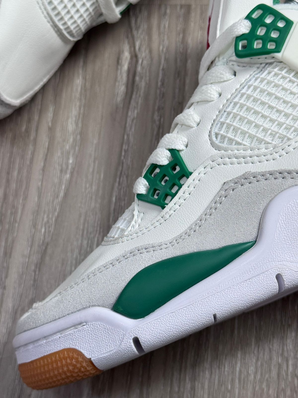 TÊNIS NK JORDAN 4 - PINE GREEN
