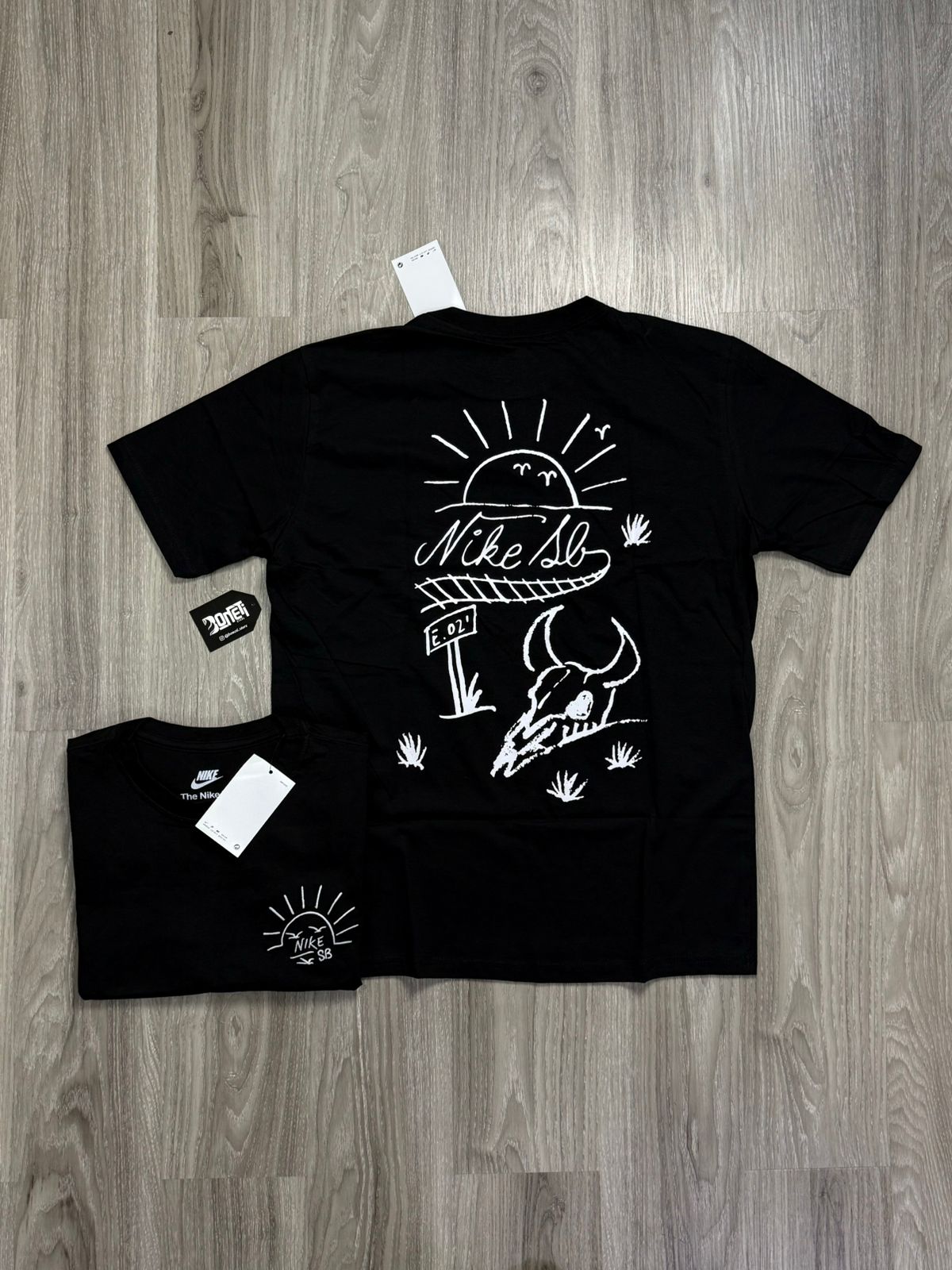 CAMISETA NK SB SUNSET - PRETA