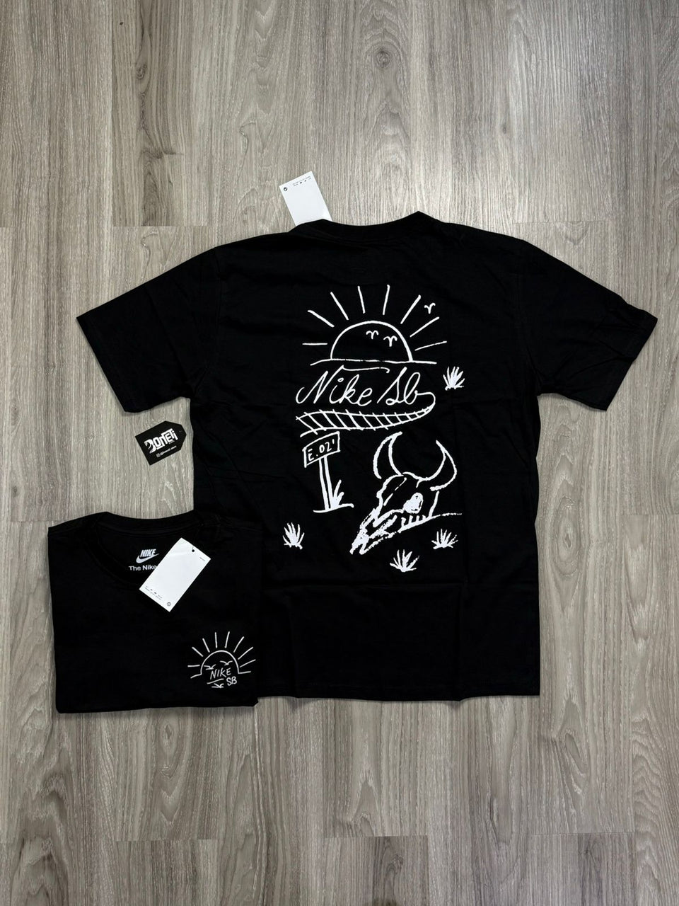 CAMISETA NK SB SUNSET - PRETA